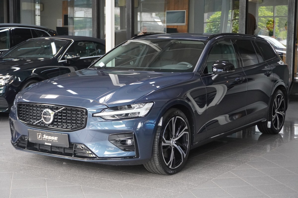 VOLVO V60  B4 Diesel Plus Dark LED ACC R.Cam AHK