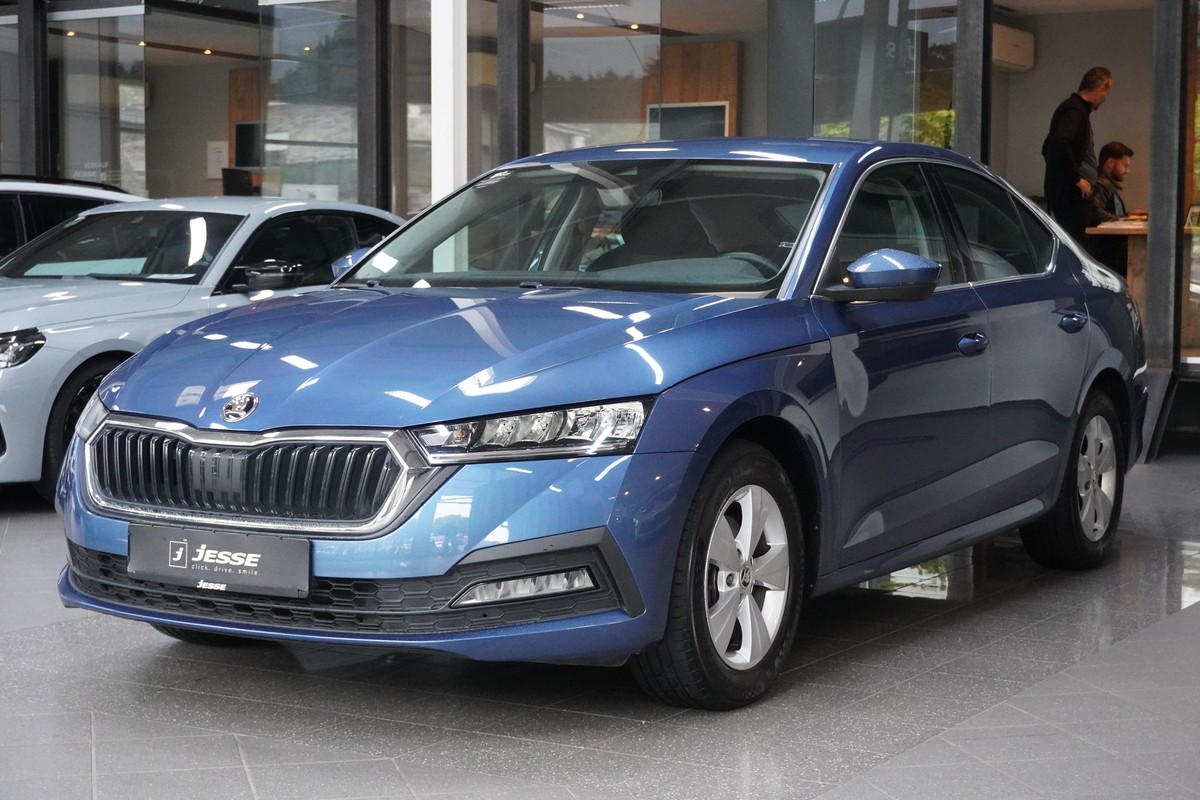 SKODA Octavia 1.5 TSI ACT Ambition LED ACC SHZ AHK