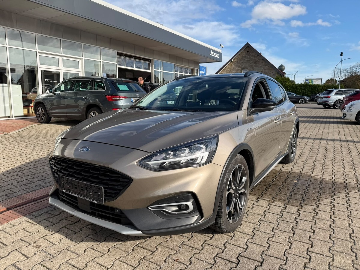FORD Focus 1.0 EcoBoost Active LED Navi HUD R.Cam CarPlay