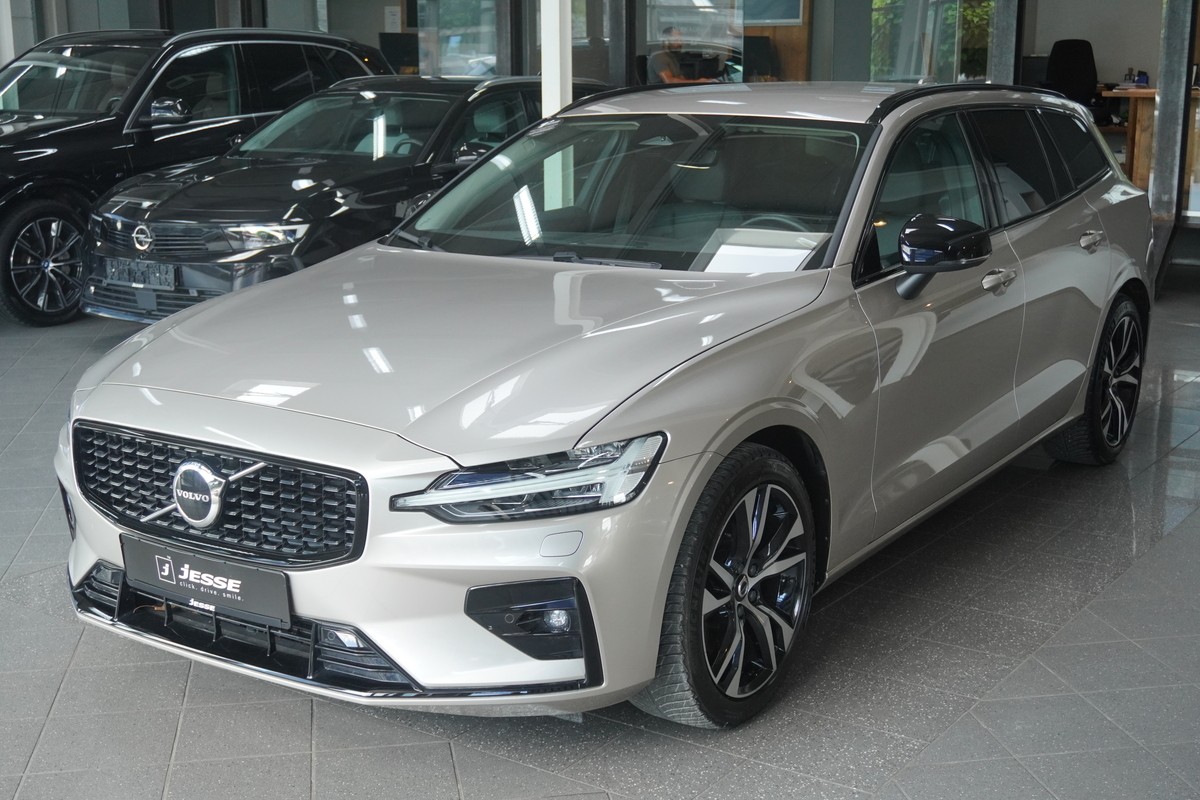 VOLVO V60 B4 Plus Dark LED BLIS ACC H&K R.Cam