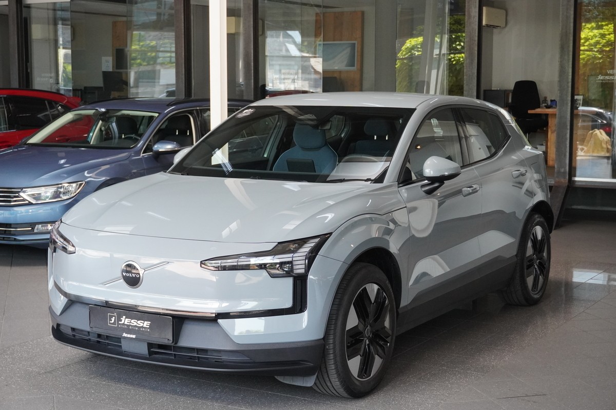 VOLVO EX30 Extended Range 69kWh LED ACC SHZ CarPlay AHK