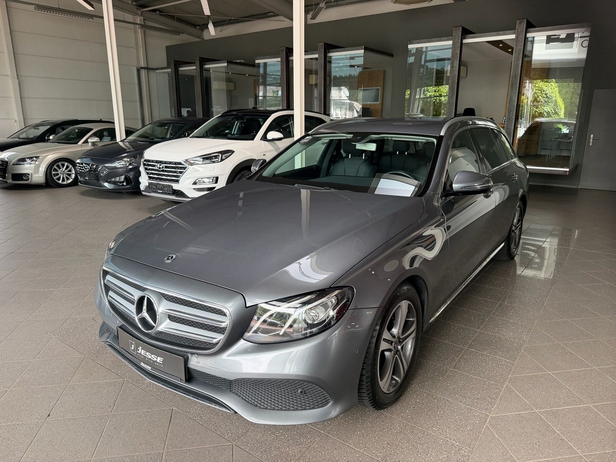 MERCEDES-BENZ E 200 T Avantgarde LED R.Cam Temp SHZ