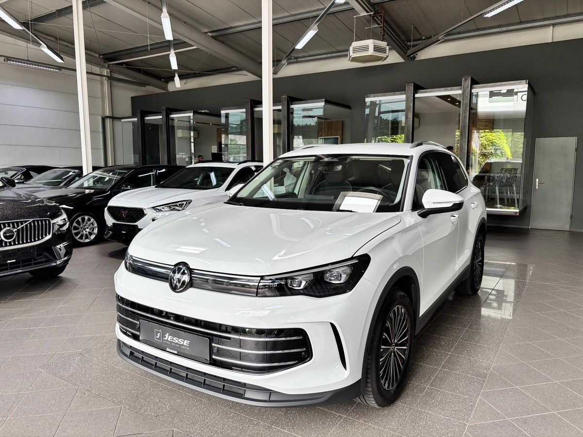 VW Tiguan 2.0 TDI Elegance Matrix ACC 360 Massage AHK