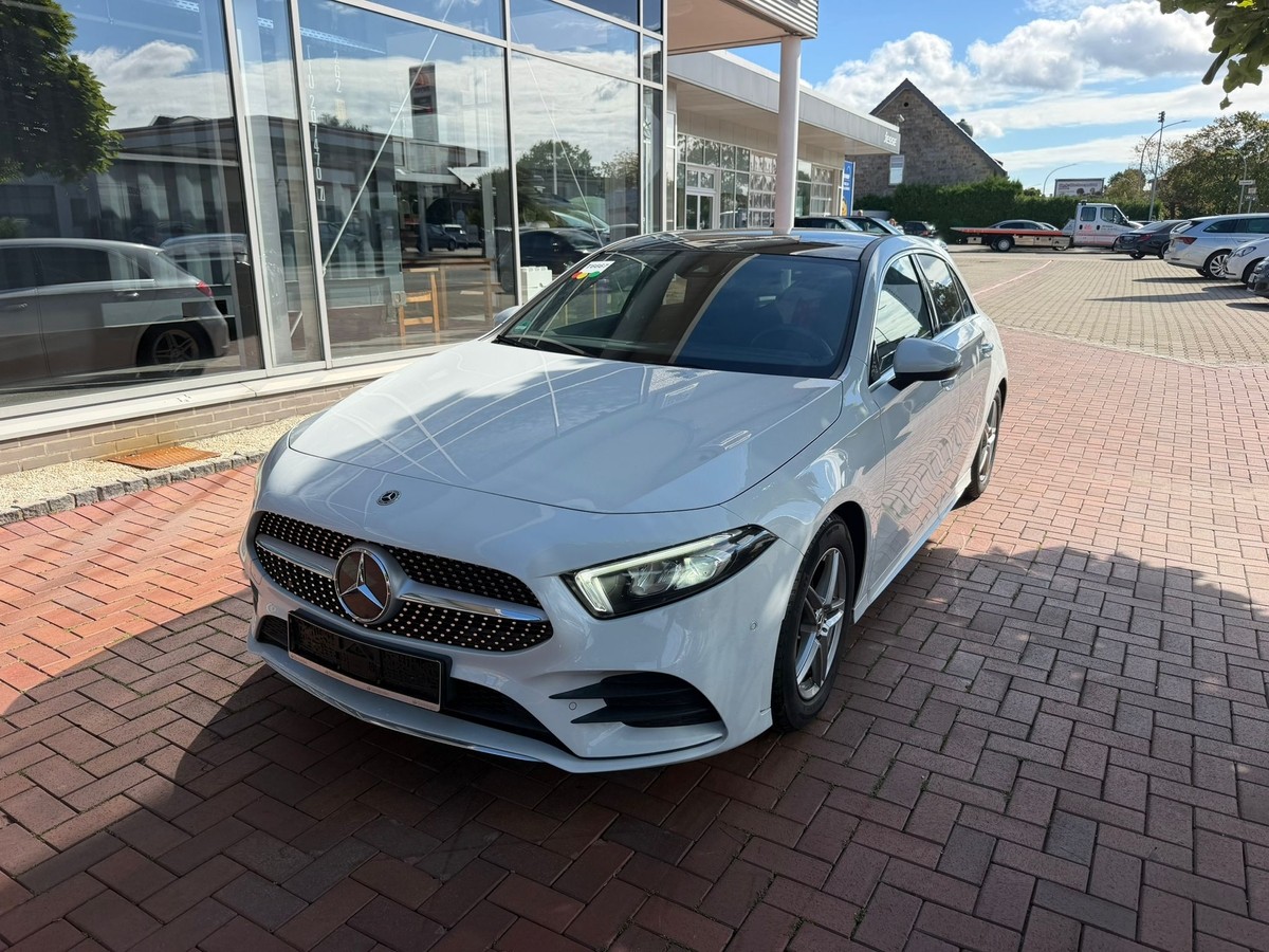 MERCEDES-BENZ A 180 AMG Line LED Pano MBUX Pano R.Cam