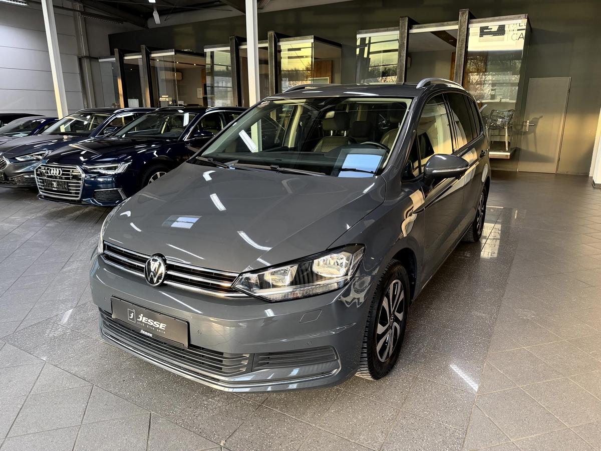 VW Touran 2.0 TDI Active DSG 7Sitzer ACC Navi RCAM