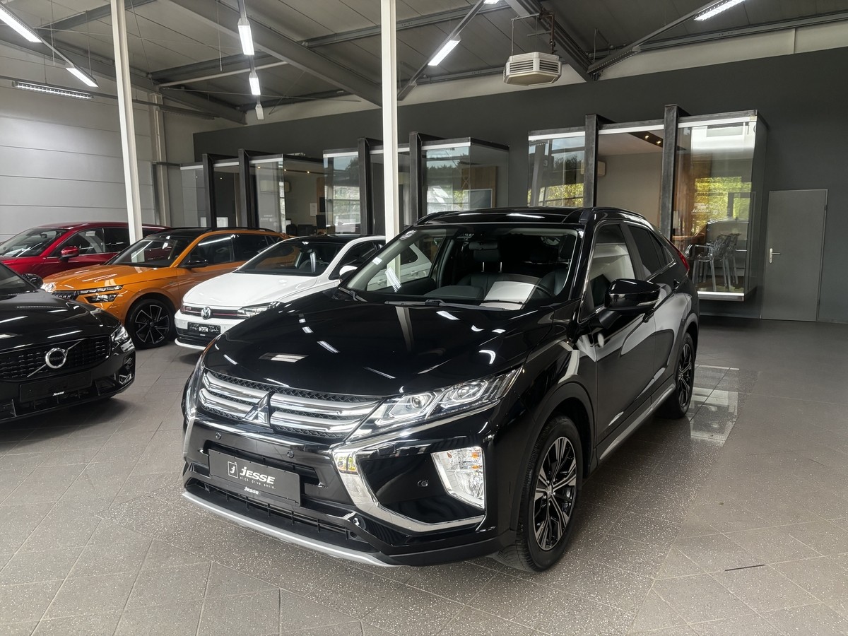 MITSUBISHI Eclipse Cross 1.5 T-MIVEC Top 2WD LED Pano Navi 360